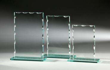 Glaspokal Wellenschliff